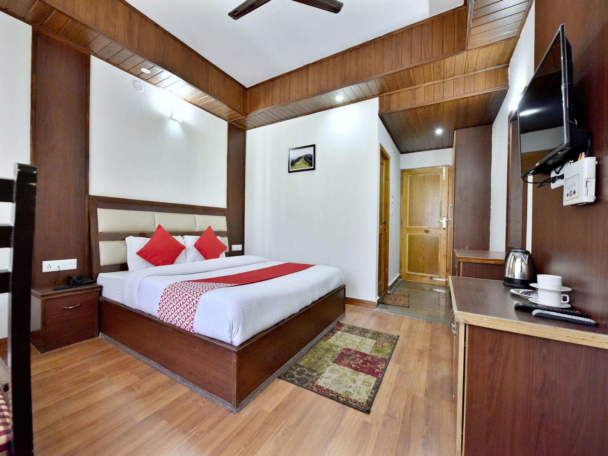 Oyo 8797 Mountain Regency Hotel Manali (Himachal Pradesh)