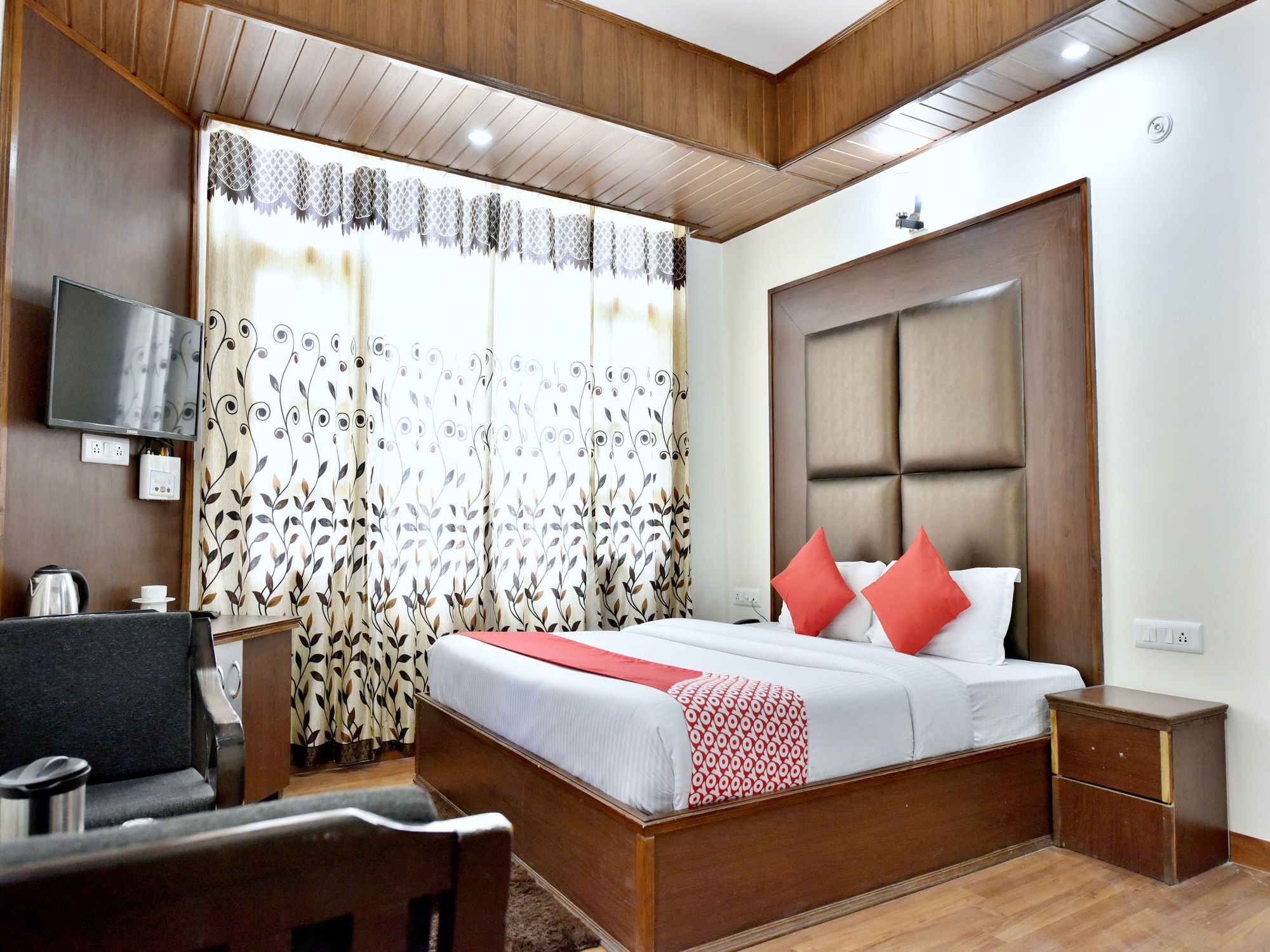 Oyo 8797 Mountain Regency Hotel 3*