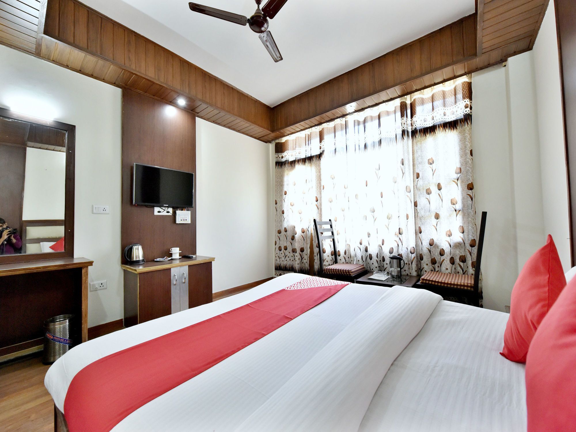 Hotel Oyo 8797 Mountain Regency Manali (Himachal Pradesh)