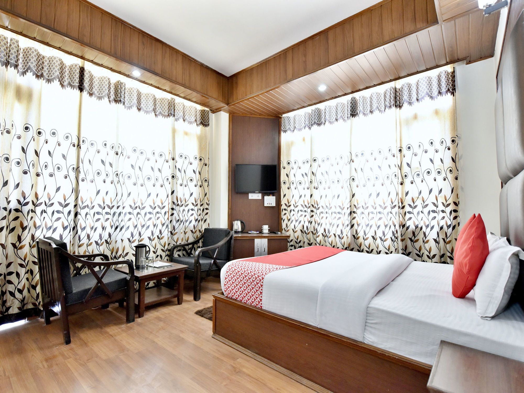 Hotel Oyo 8797 Mountain Regency