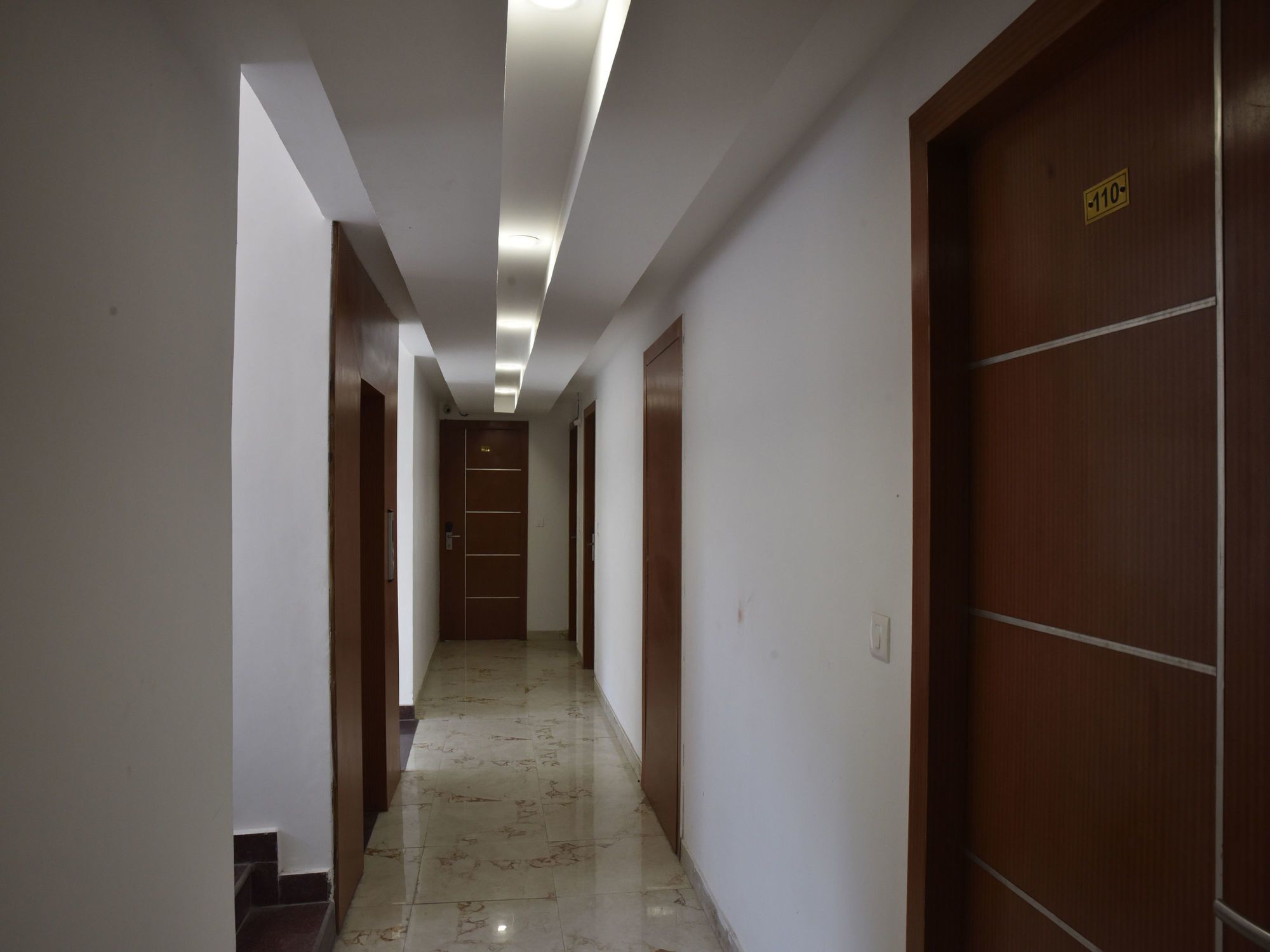 Hotel Hill County & Manali (Himachal Pradesh)