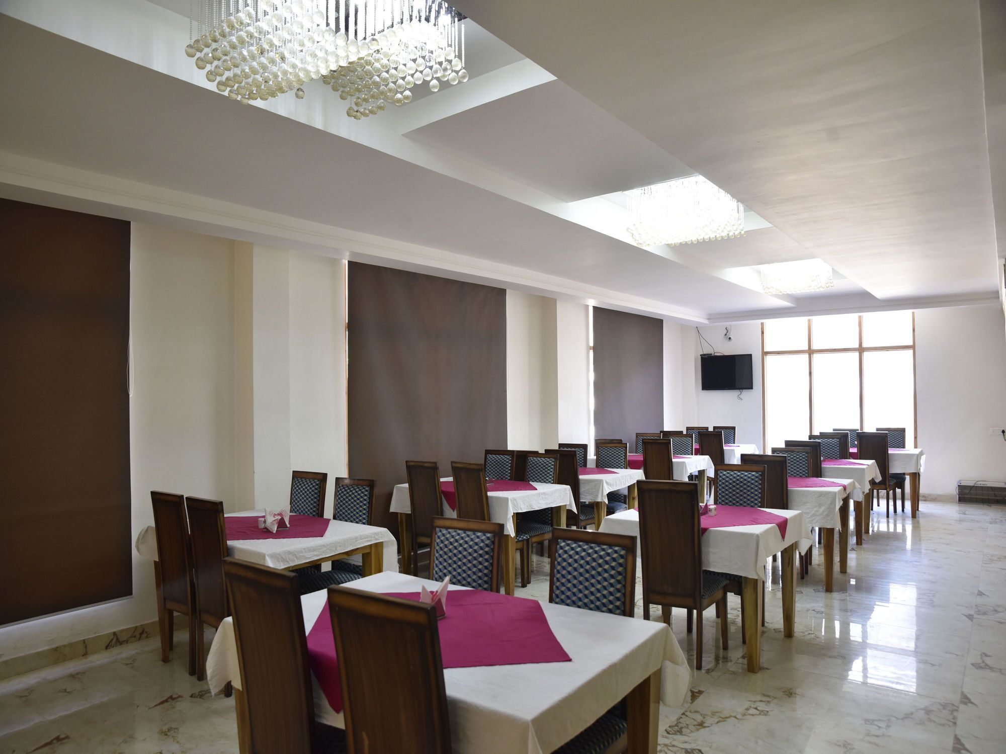 Hill County & Hotel 4*
