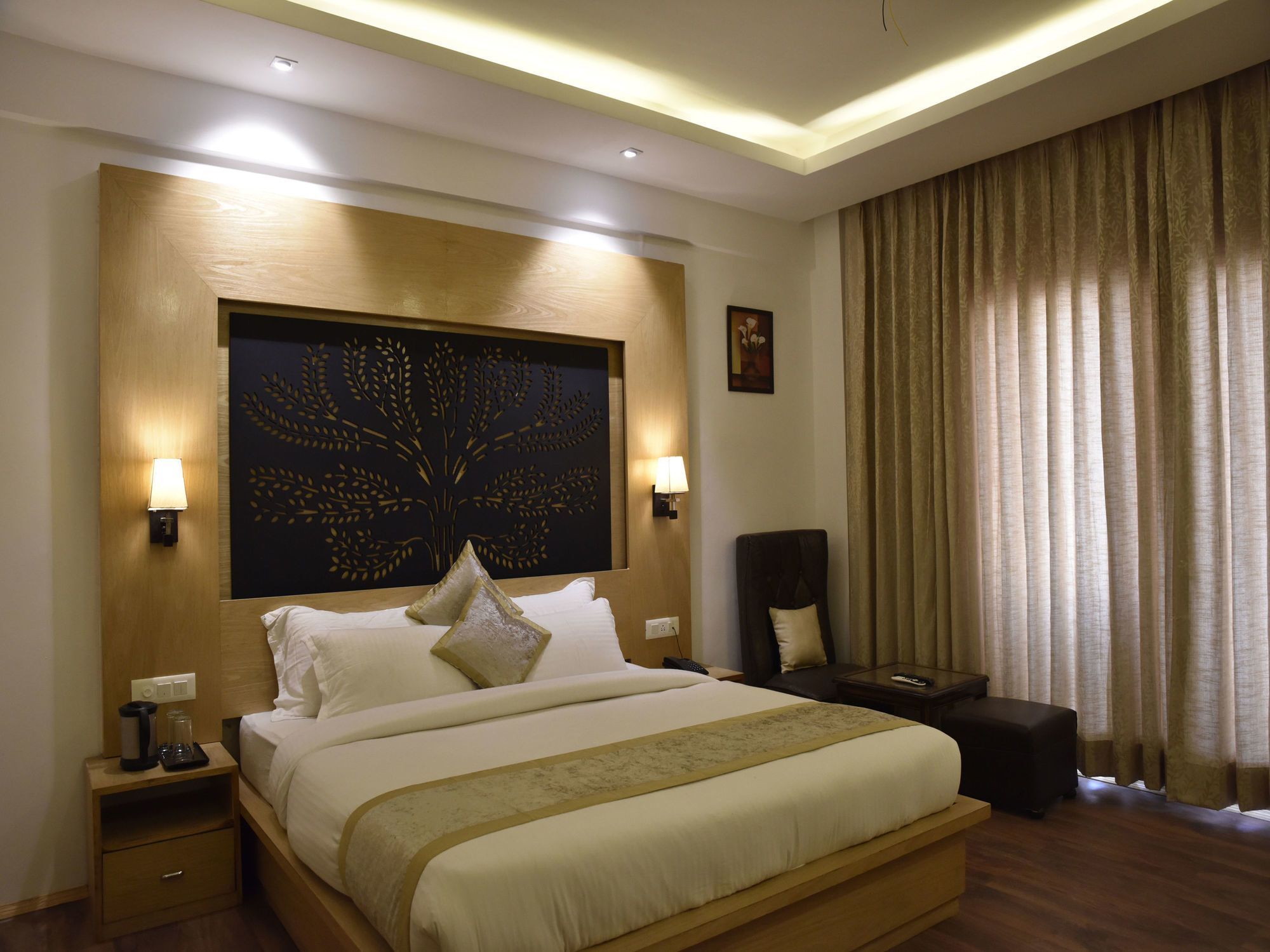 Hill County & Hotel 4*