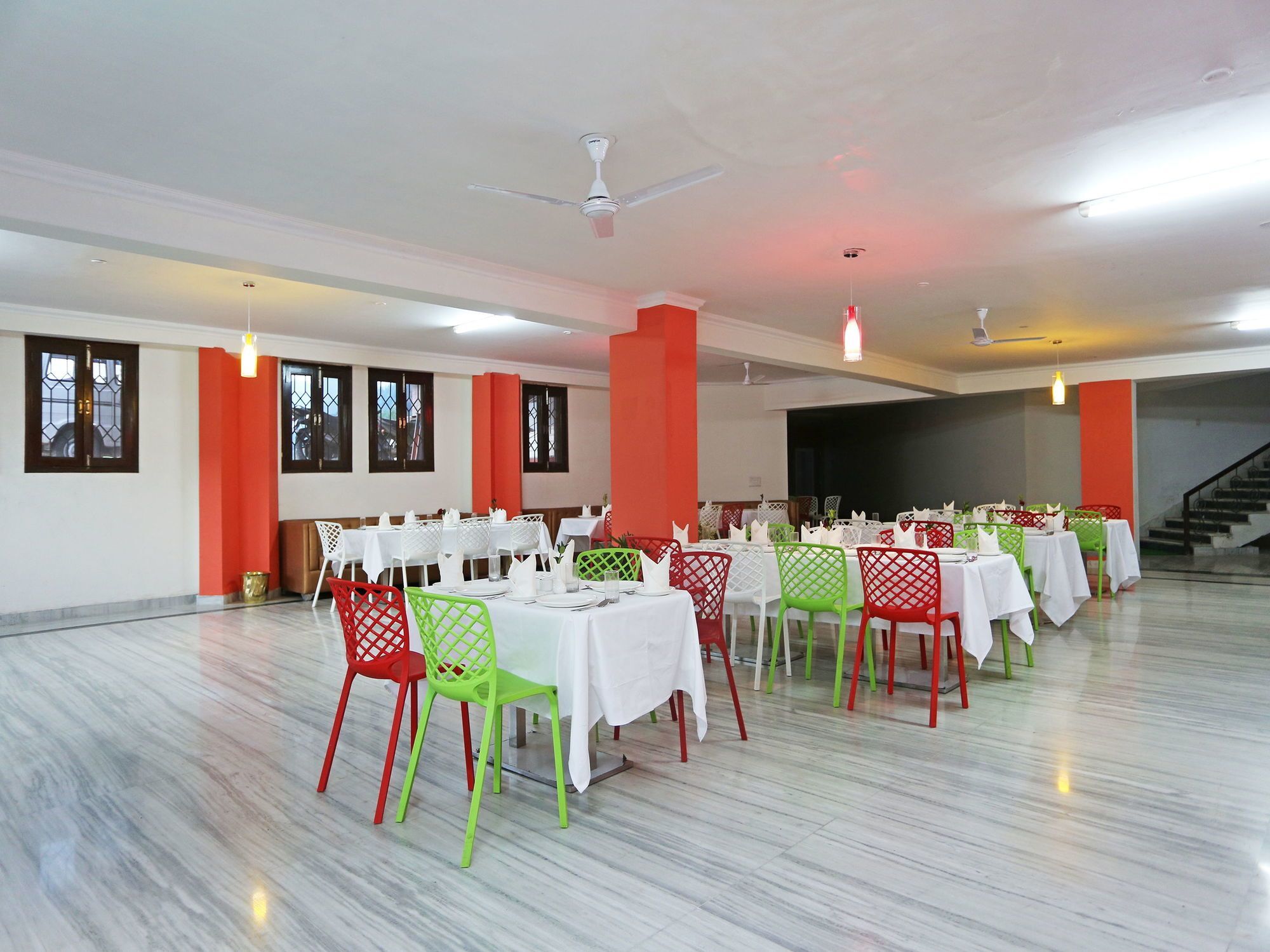 Oyo 9636 Yugrishi Anandam