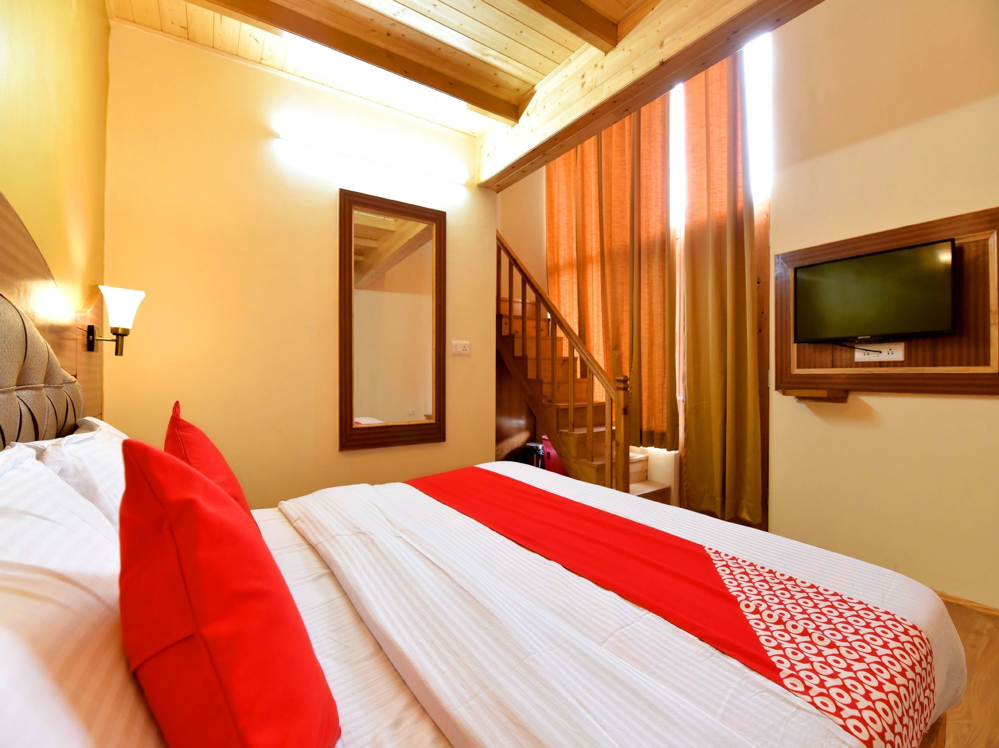 Oyo 13356 Himachal Heights Manali (Himachal Pradesh)