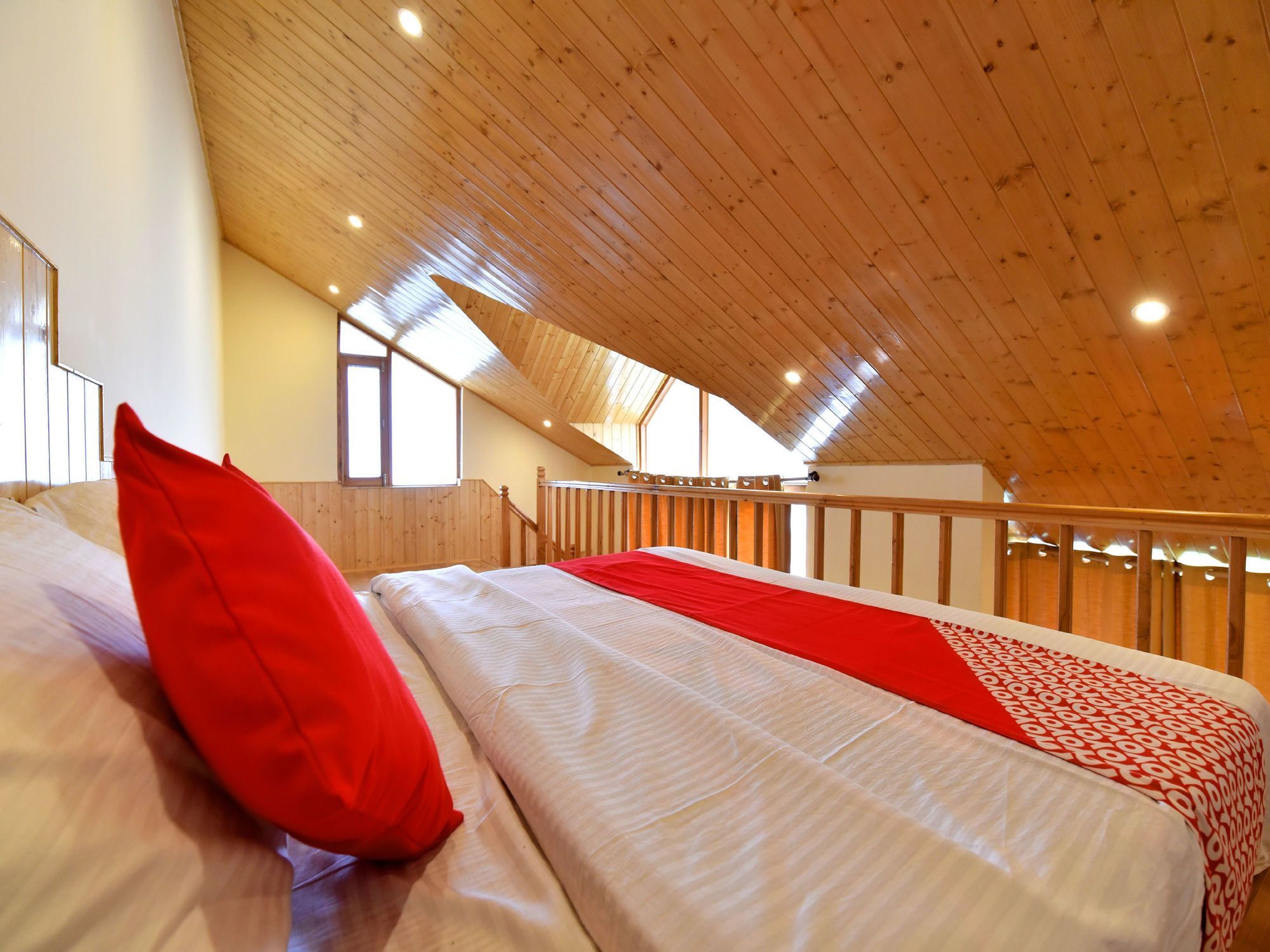 Oyo 13356 Himachal Heights Hotel 2*