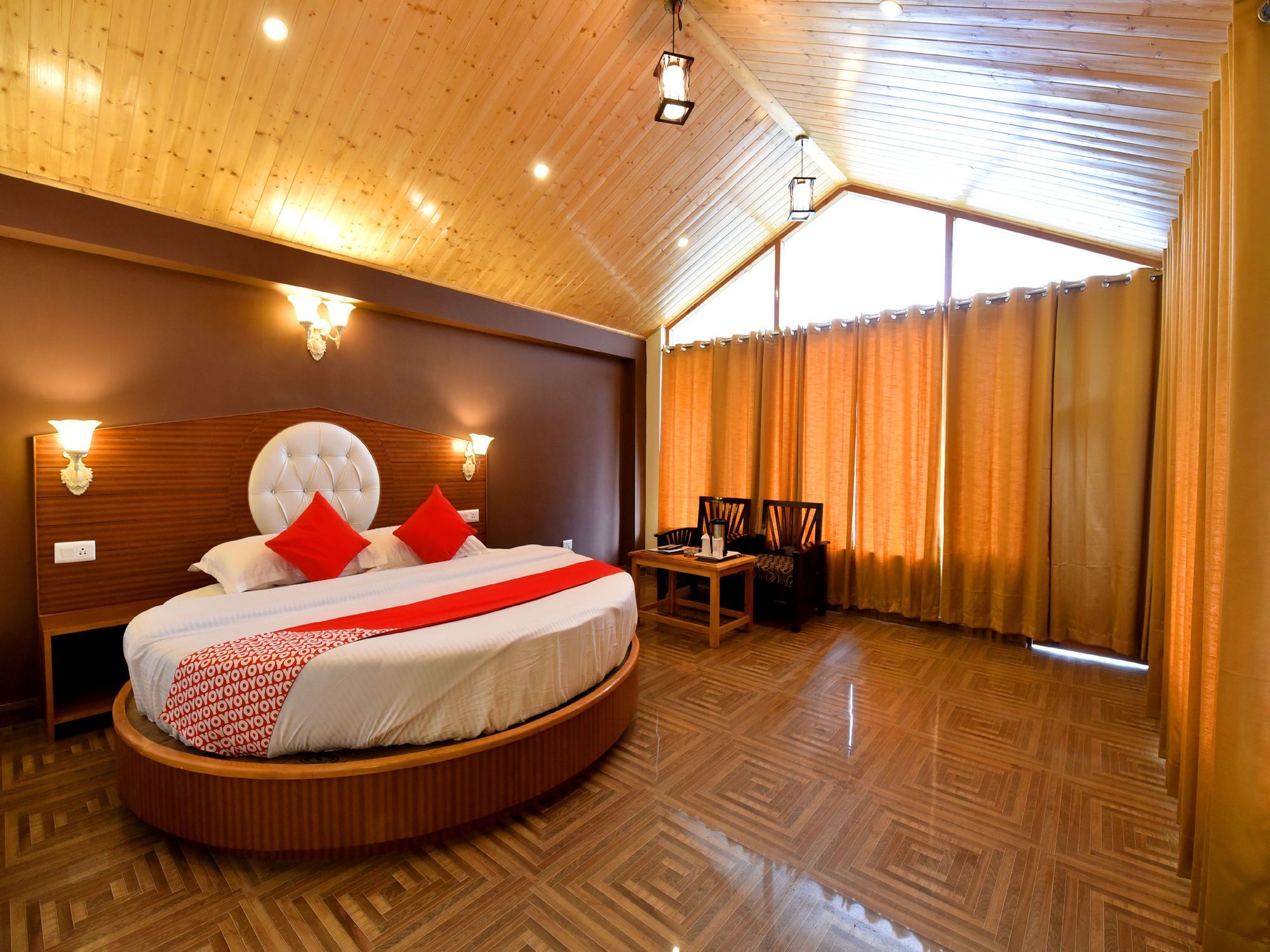 Oyo 13356 Himachal Heights Hotel 2*