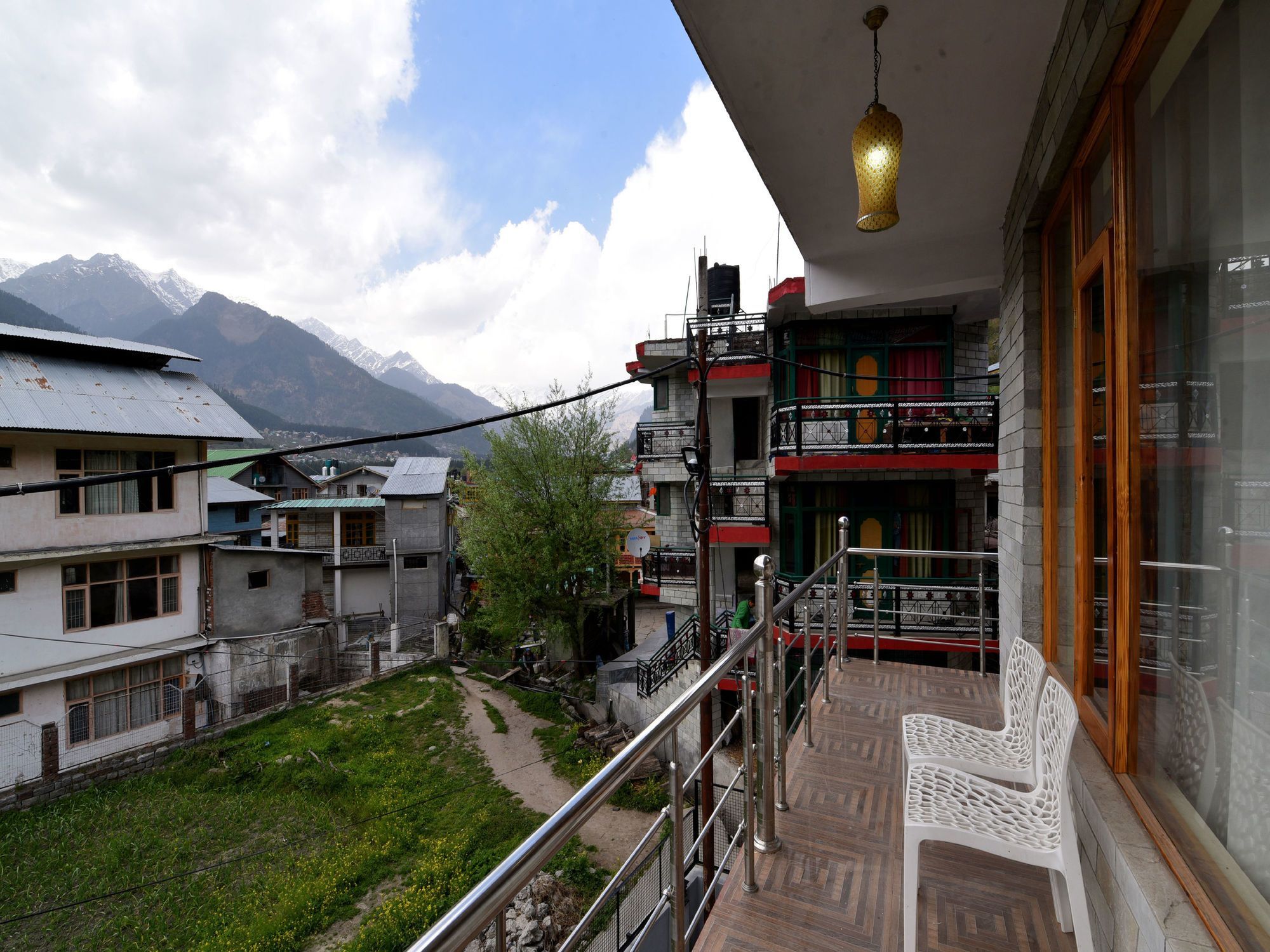 Hotel Oyo 13356 Himachal Heights