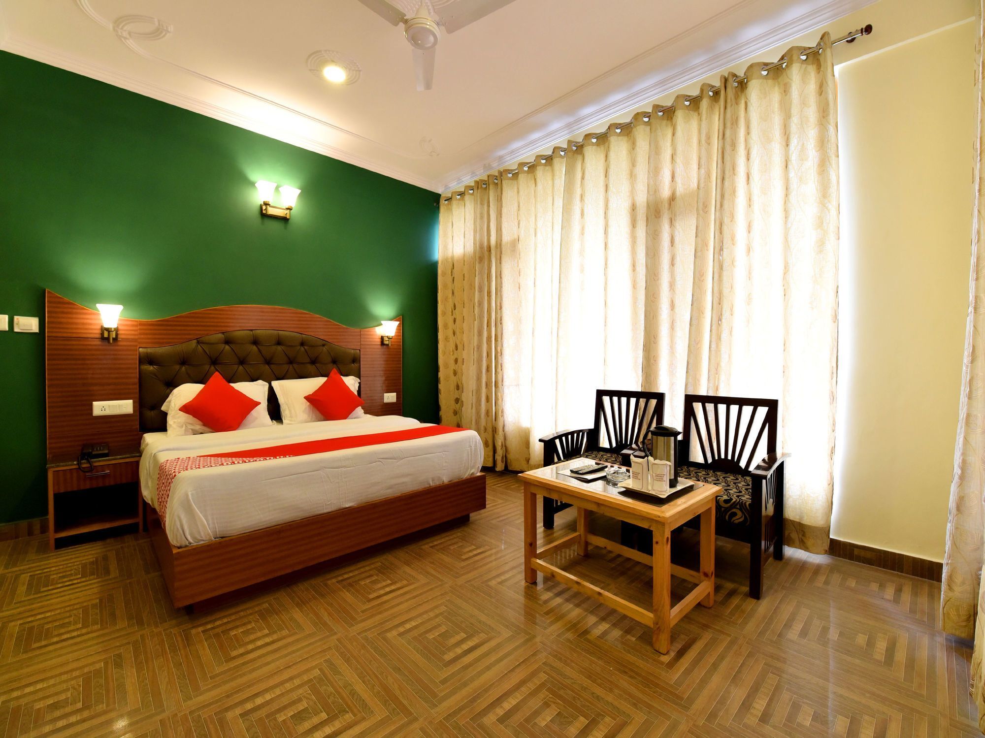 Oyo 13356 Himachal Heights Hotel Manali (Himachal Pradesh)