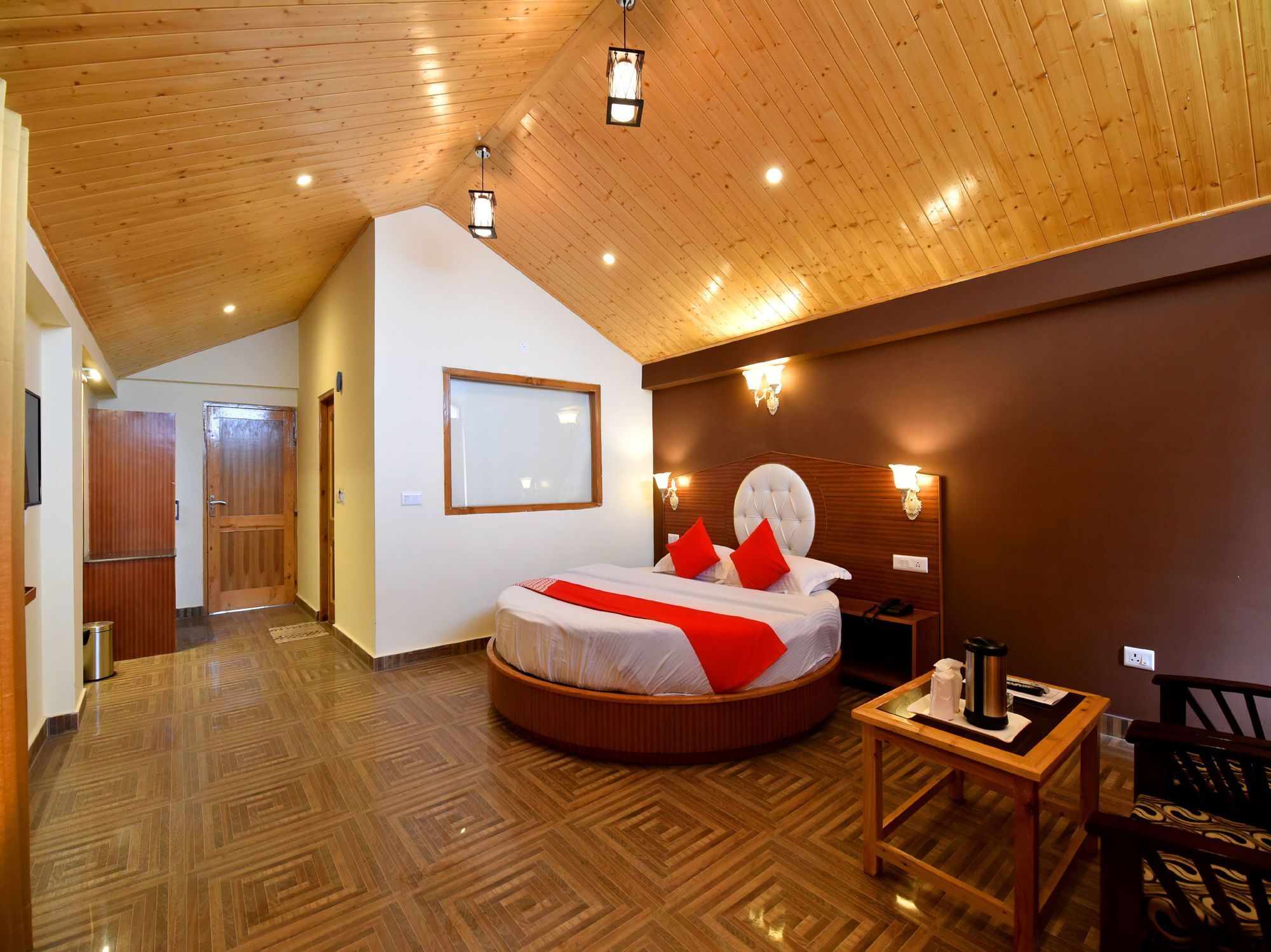Oyo 13356 Himachal Heights Manali (Himachal Pradesh)