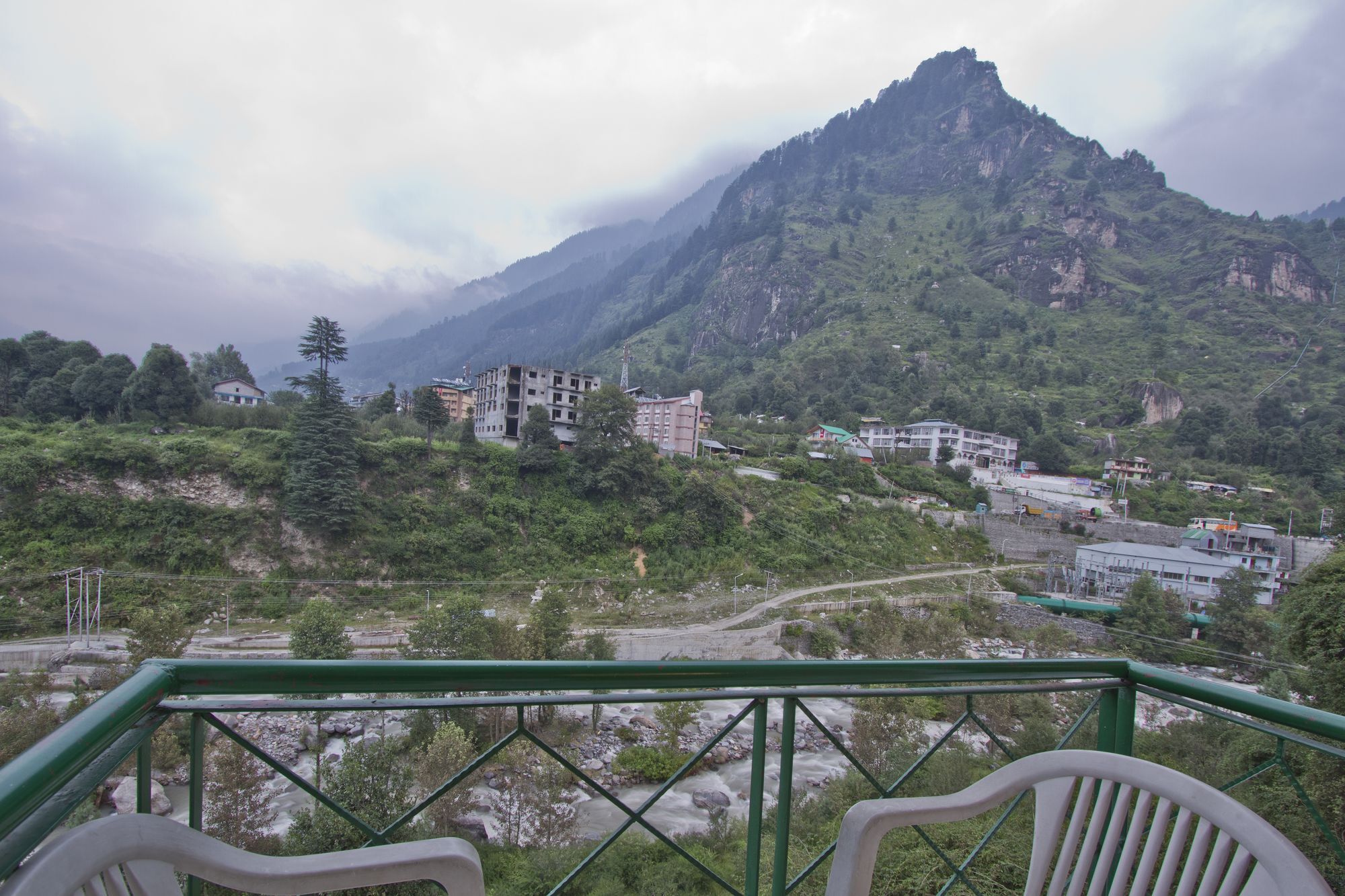 Royal Hills Hotel 3*