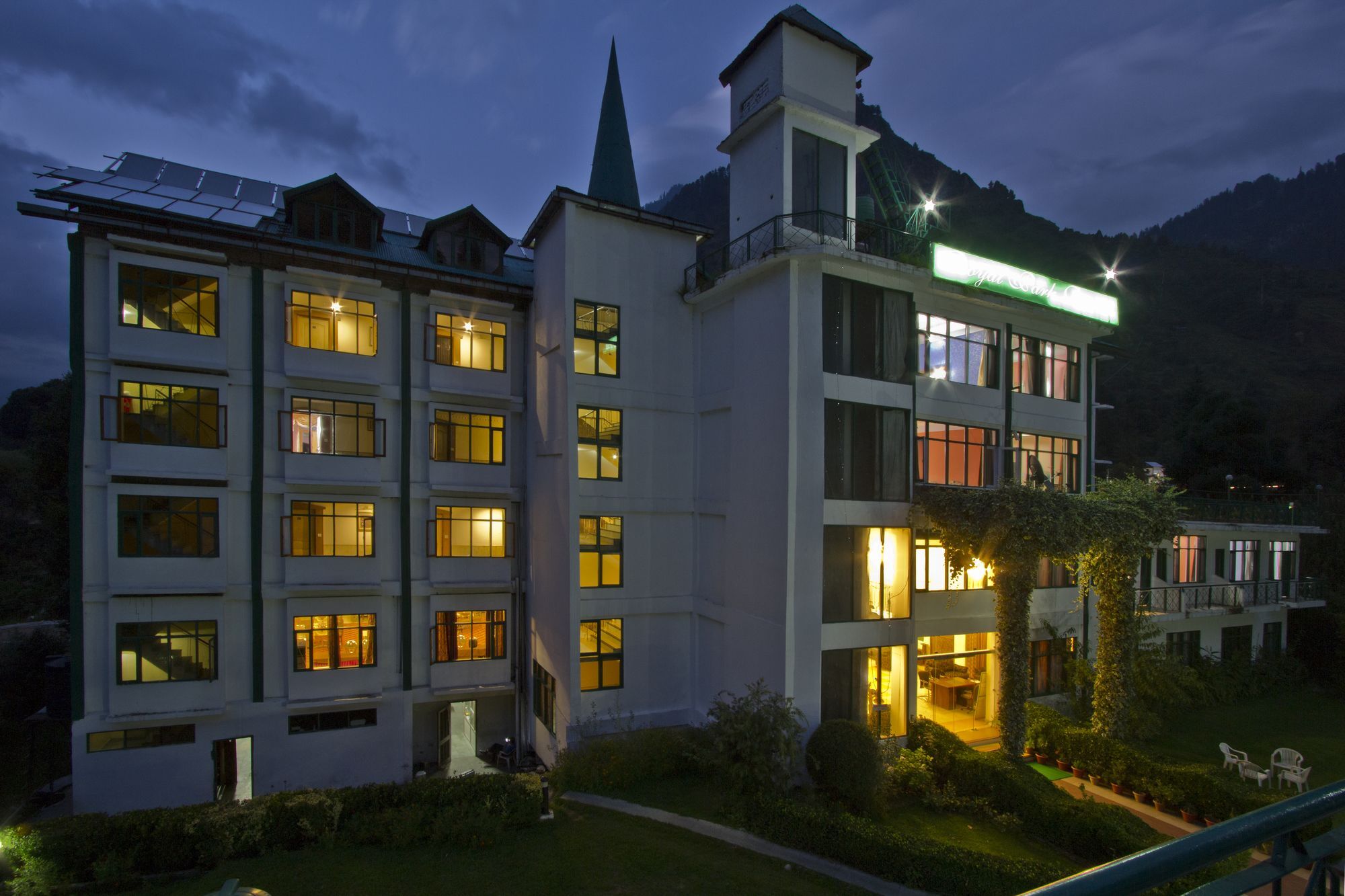 Royal Hills 3* Manali (Himachal Pradesh)