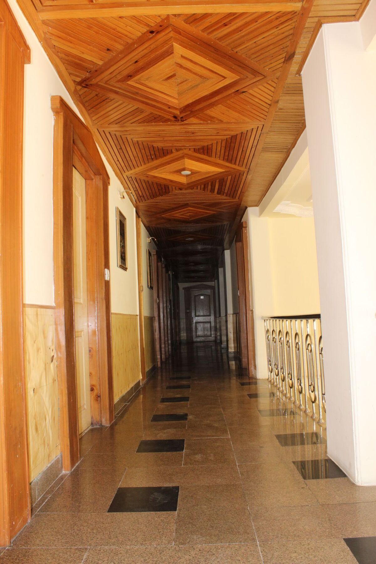 Hotel Royal Hills Manali (Himachal Pradesh)