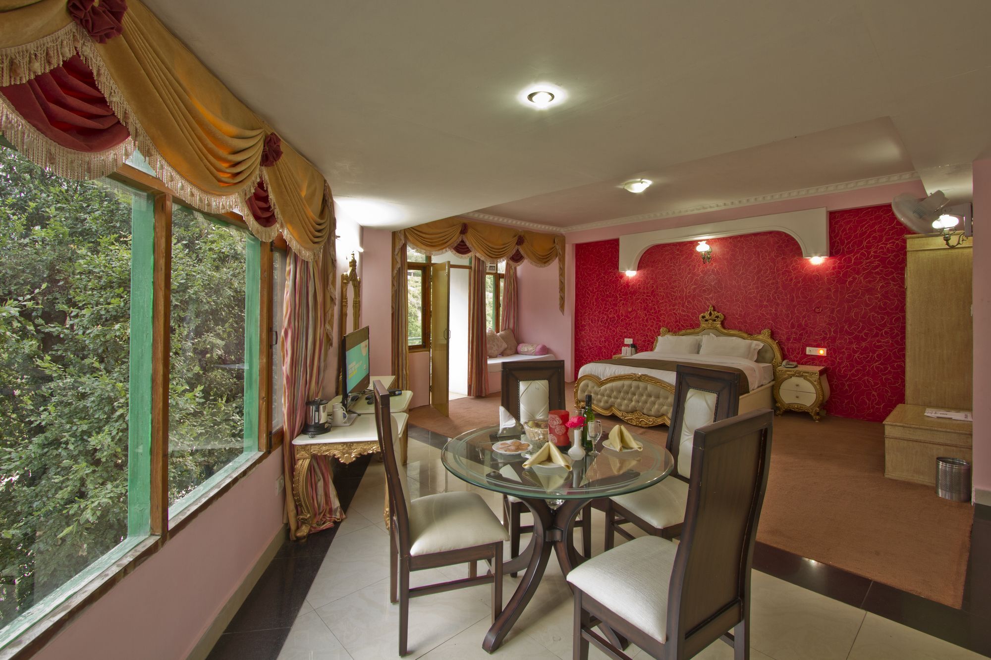 Royal Hills Hotel Manali (Himachal Pradesh)