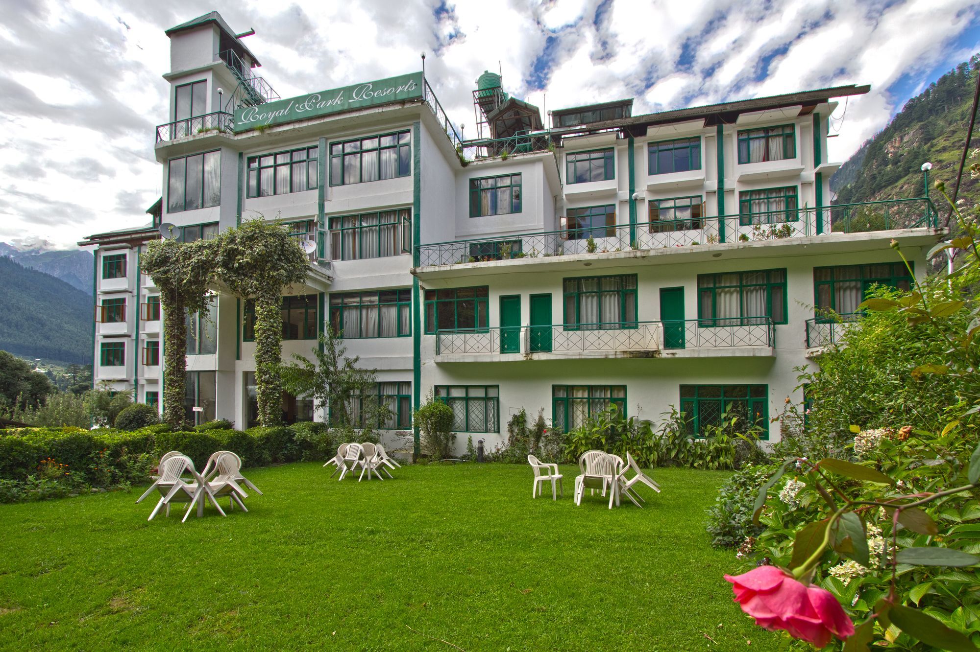 Royal Hills Hotel Manali (Himachal Pradesh)