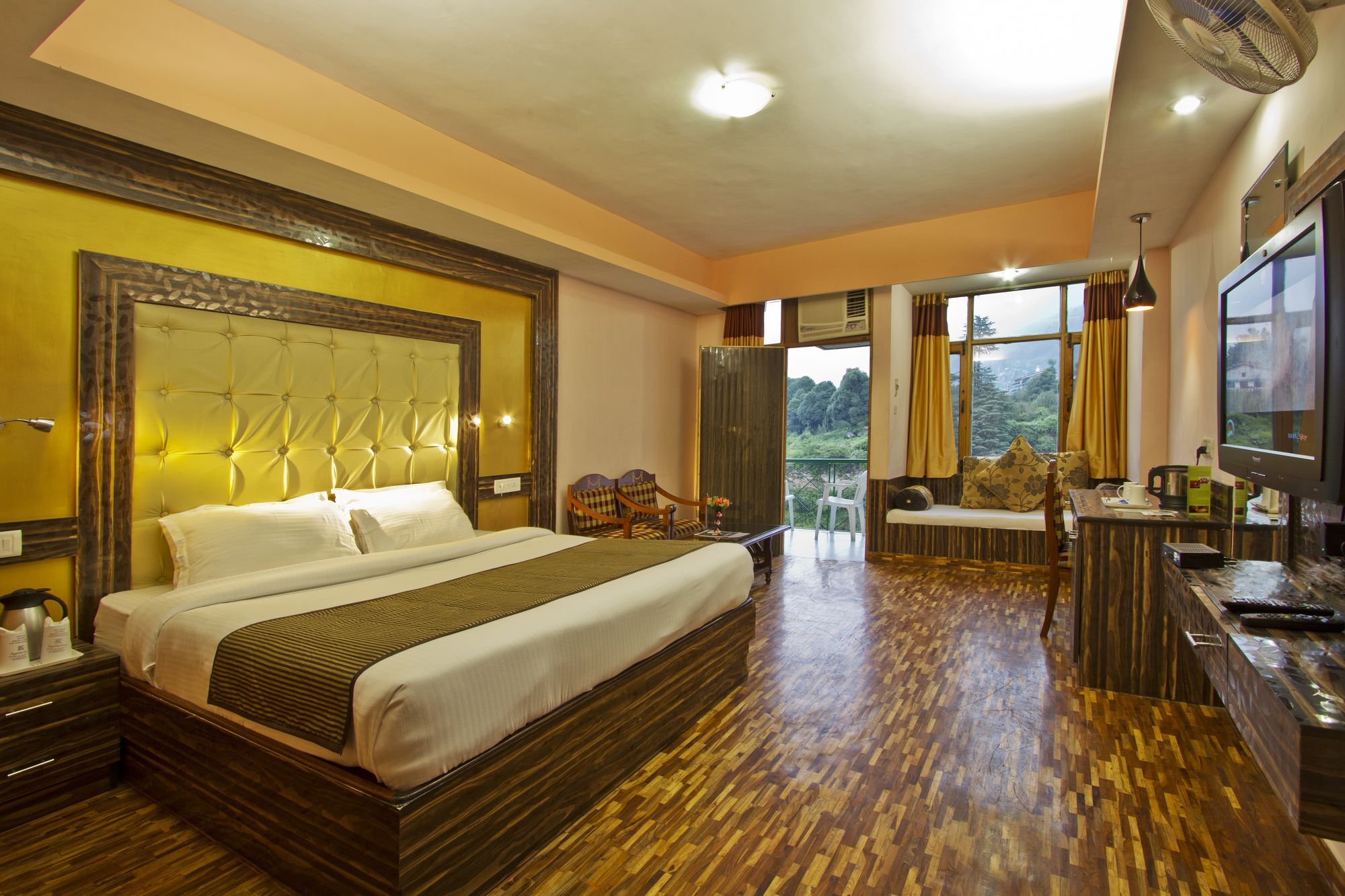 Royal Hills Hotel