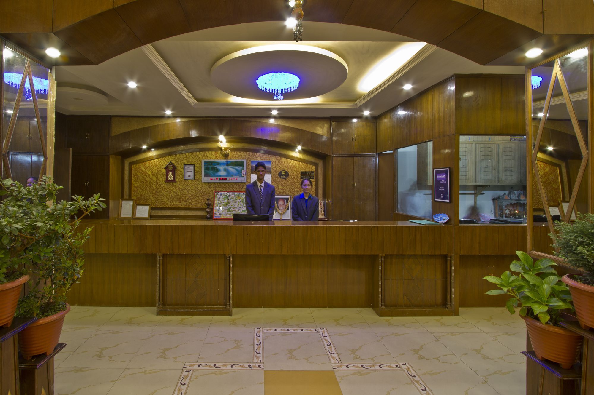 Royal Hills 3*