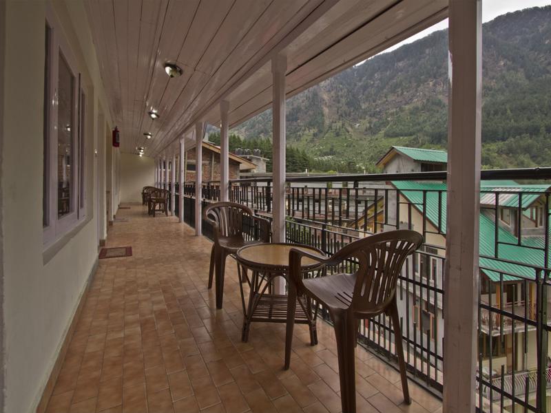 Oyo 8895 Pine Grove Hotel 3*