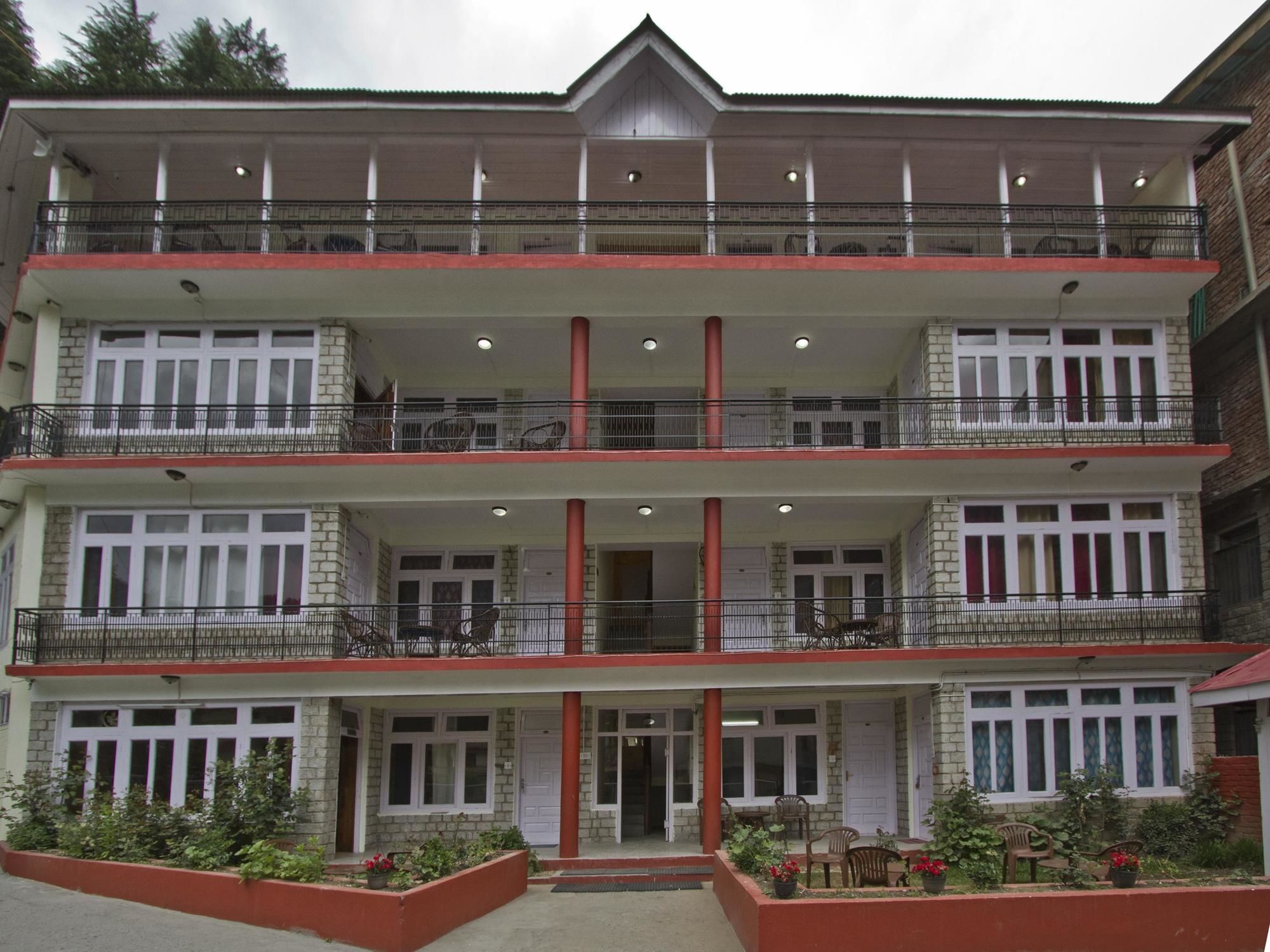 Hotel Oyo 8895 Pine Grove