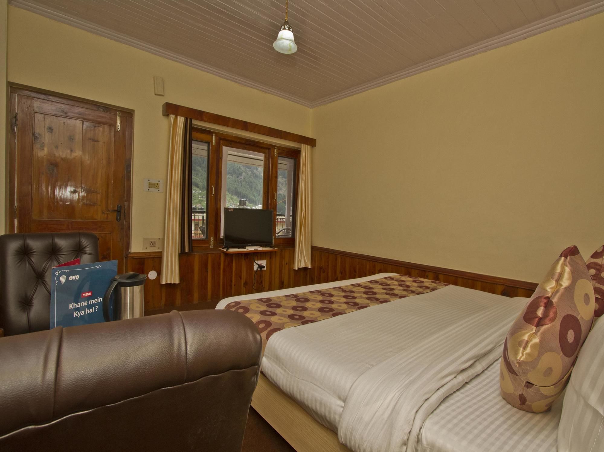 Hotel Oyo 8895 Pine Grove