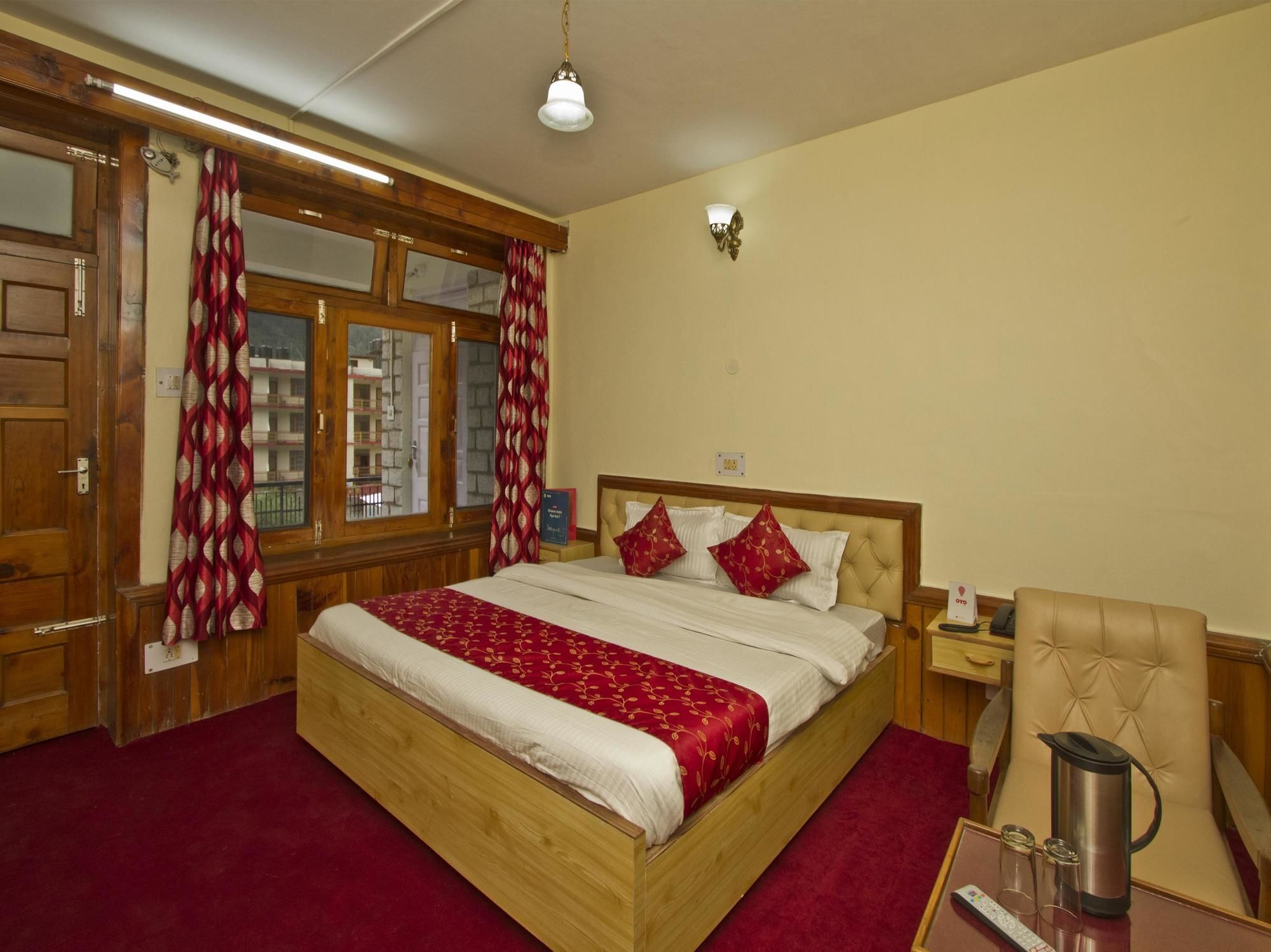 Hotel Oyo 8895 Pine Grove Manali (Himachal Pradesh)