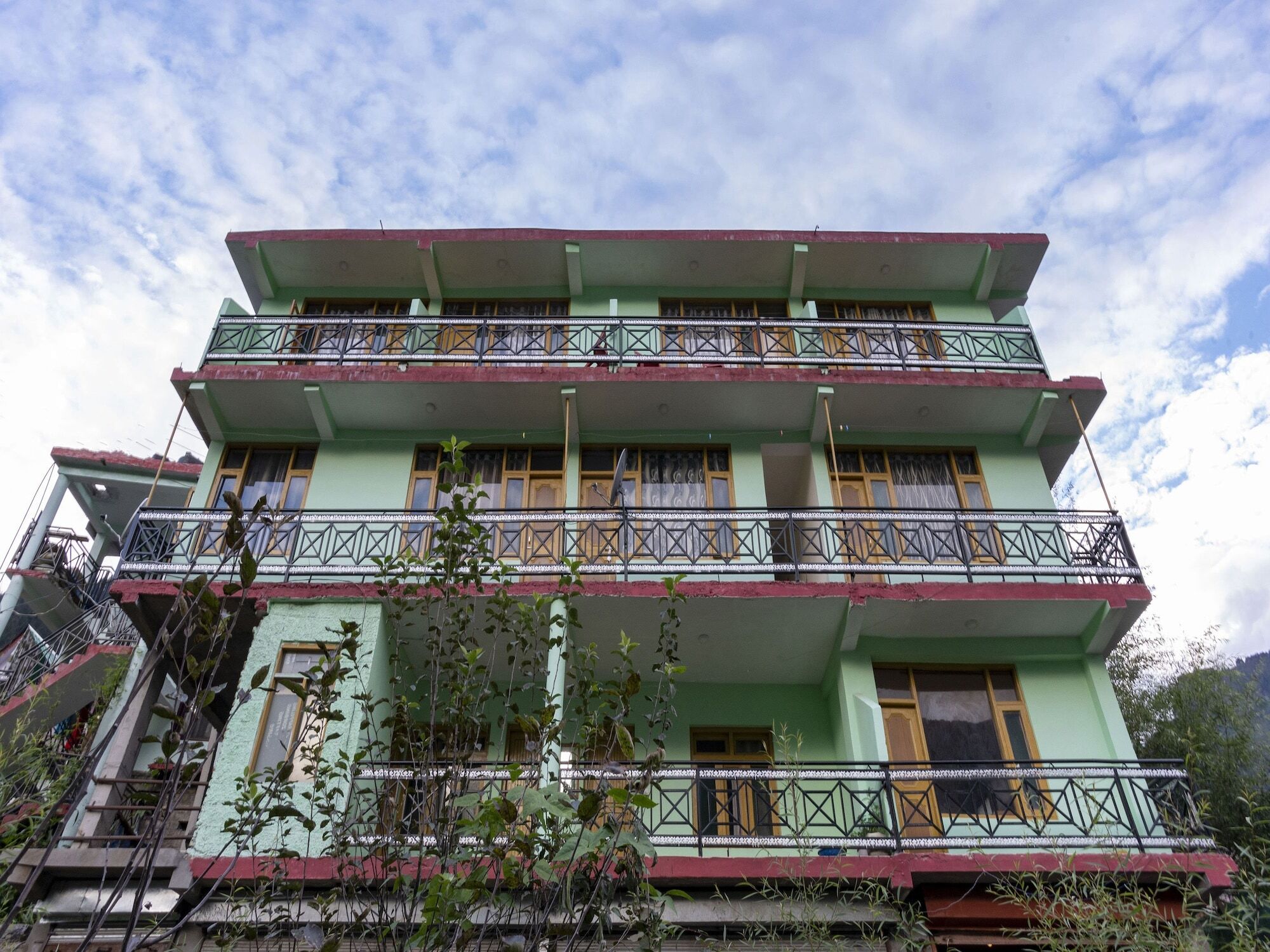 Hotel Oyo 19573 Lush View 2*
