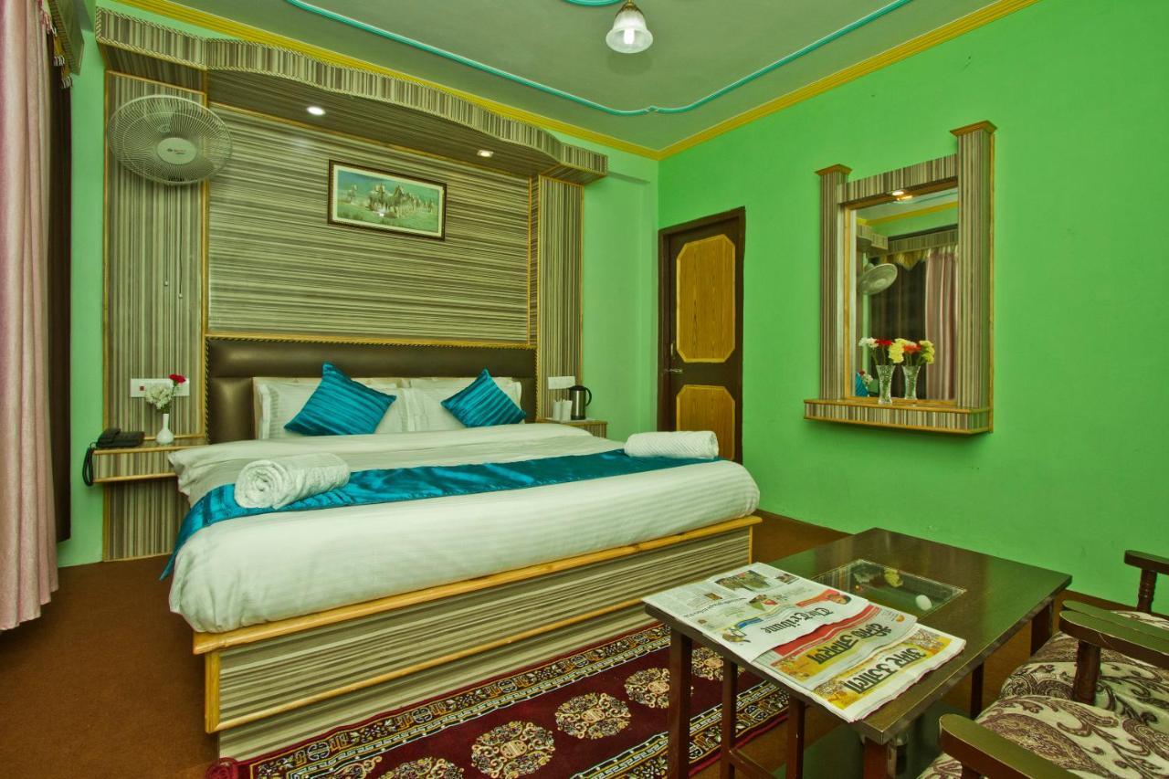 Vikrant 100 Meters Walk To Mall Road Hotel Manali (Himachal Pradesh)