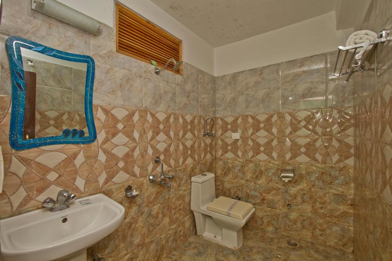 Hotel Vikrant 100 Meters Walk To Mall Road Manali (Himachal Pradesh)