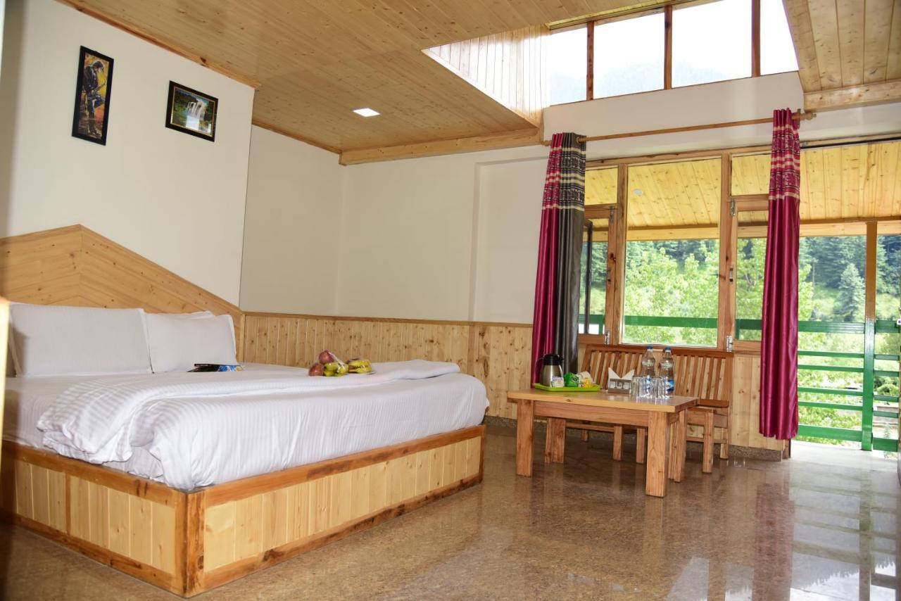 Hotel Dreams Manali (Himachal Pradesh)