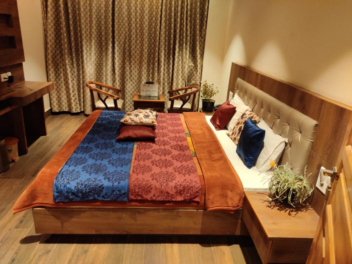 Hotel Apple Blossom Manali (Himachal Pradesh)
