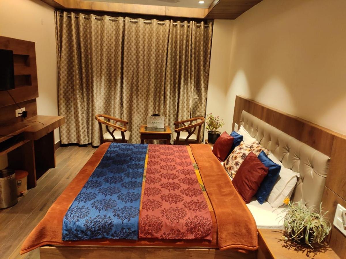 Hotel Apple Blossom Manali (Himachal Pradesh)