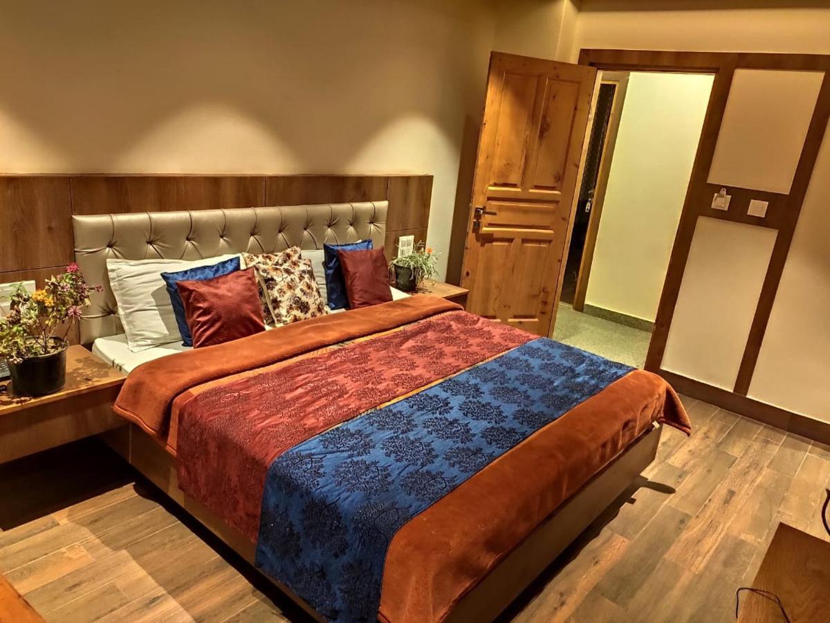 Apple Blossom Hotel *