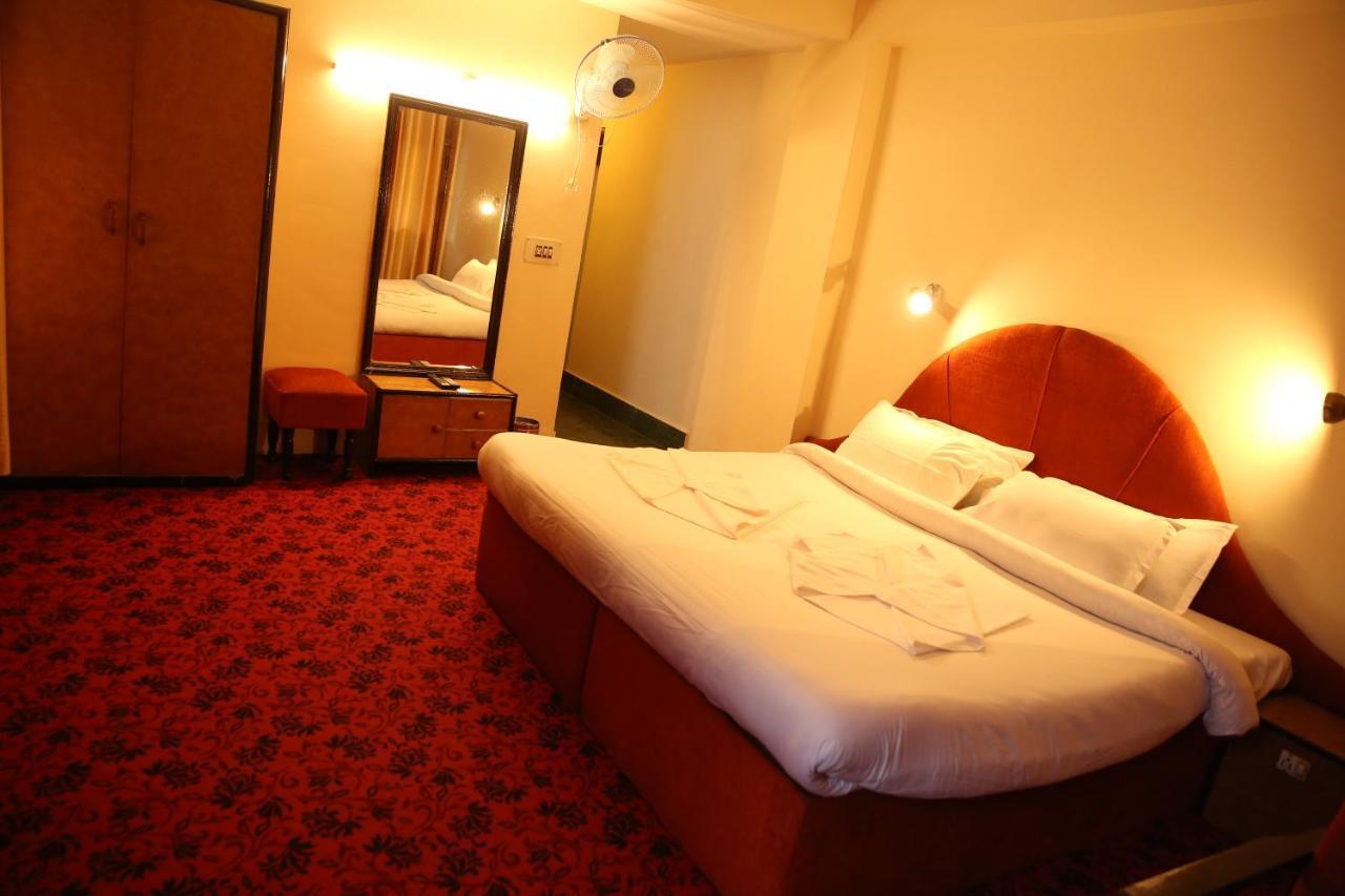 Fabhotel Ever Green