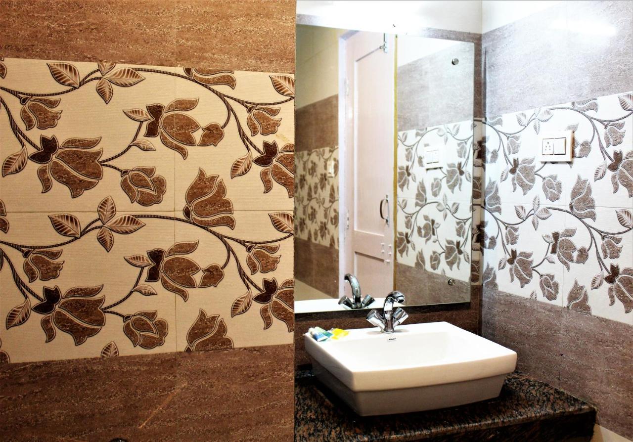 Nirvana Premium By Yoyo's World Hotel