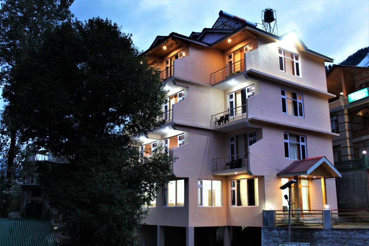 Nirvana Premium By Yoyo's World Hotel 3*