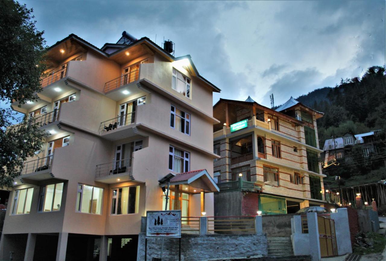 Nirvana Premium By Yoyo's World Hotel