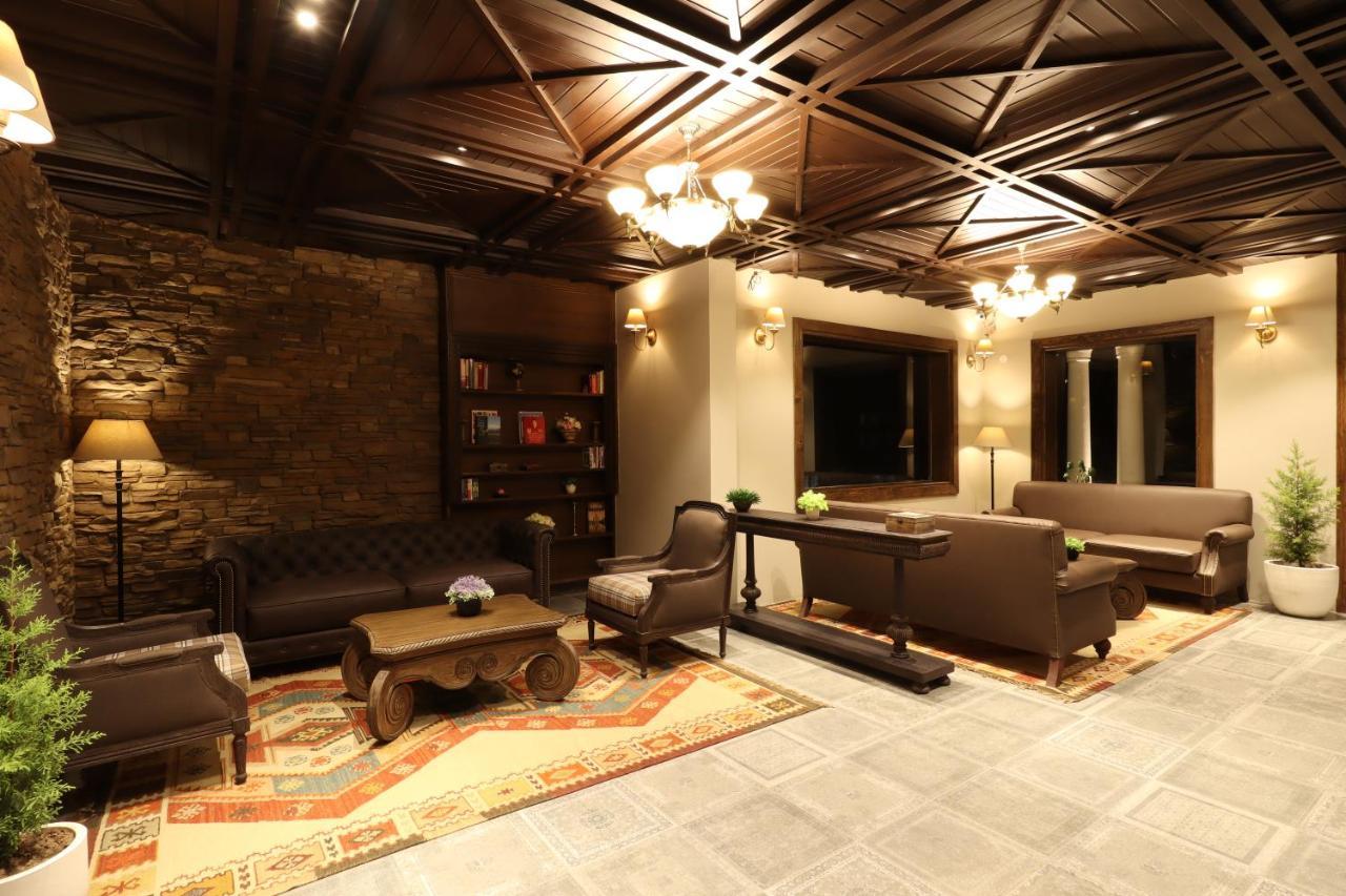 Hotel Sylvan Hues Manali (Himachal Pradesh)