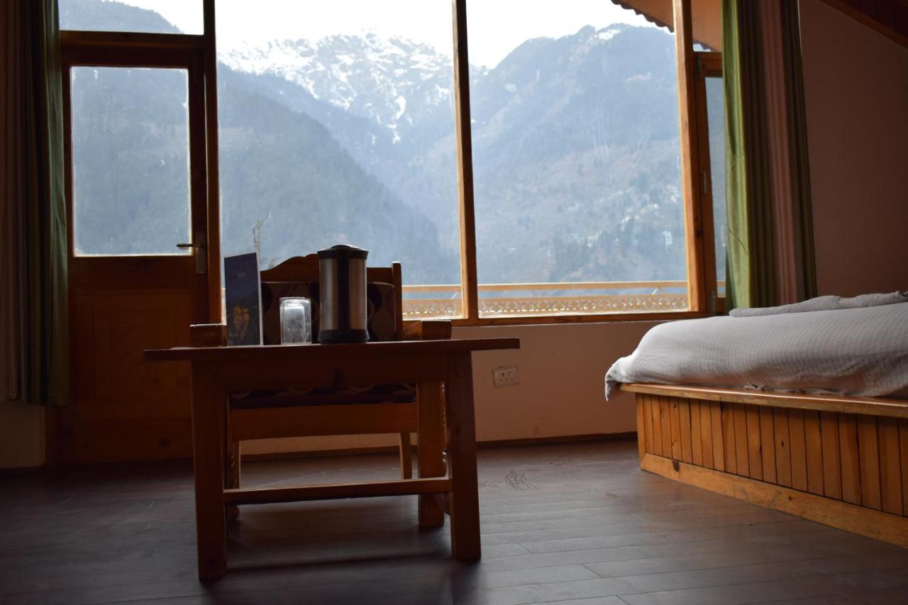 Hotel Mountain Face Manali (Himachal Pradesh)
