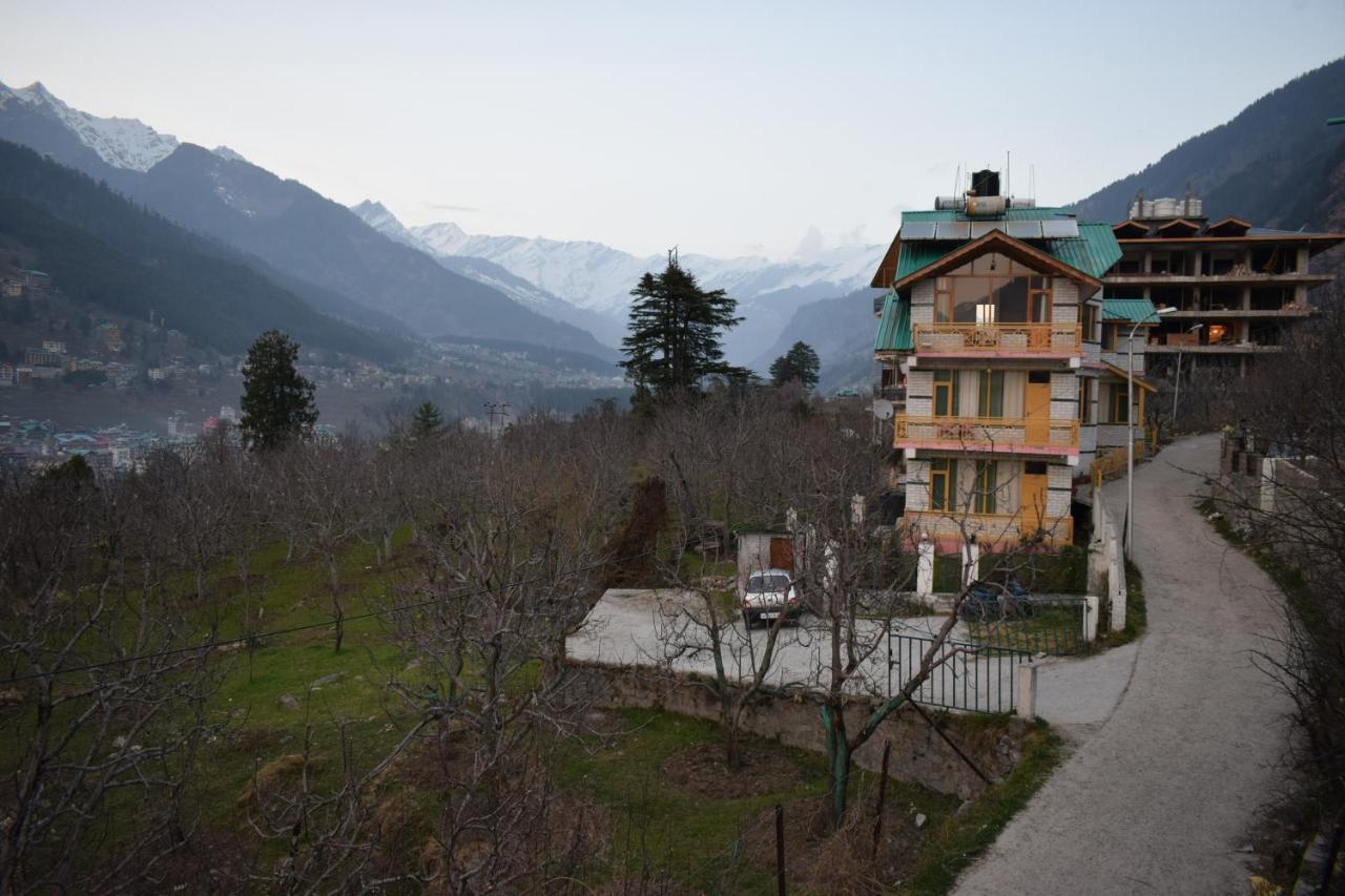 Hotel Mountain Face *