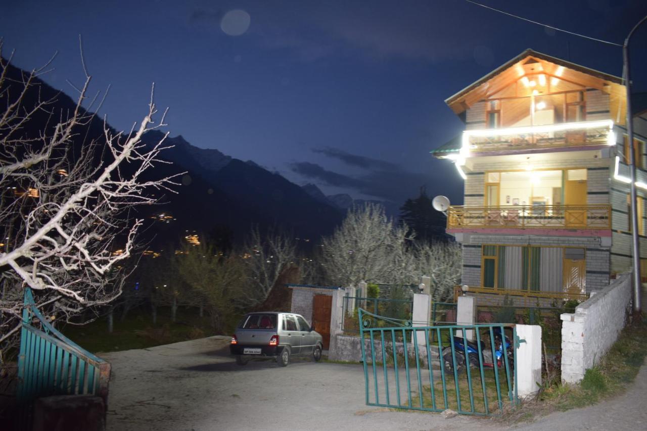 Hotel Mountain Face Manali (Himachal Pradesh)